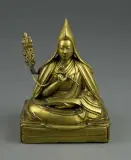 七世達賴喇嘛格桑嘉措頭戴班智達帽雙層錦墊坐像