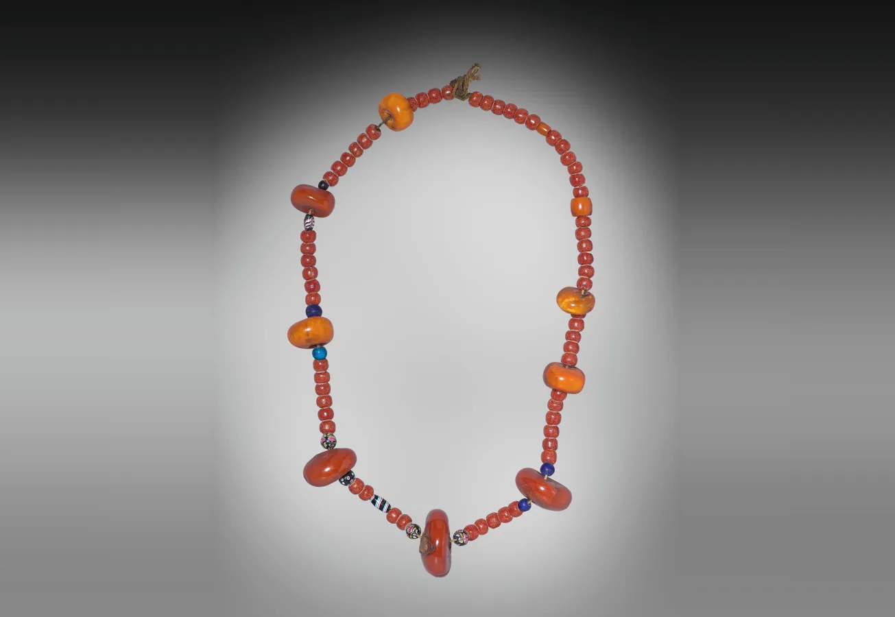 Tibetan Amber, Coral & Bone Devotional Bead Strand — The Cleveland Museum of Art (1916.569)