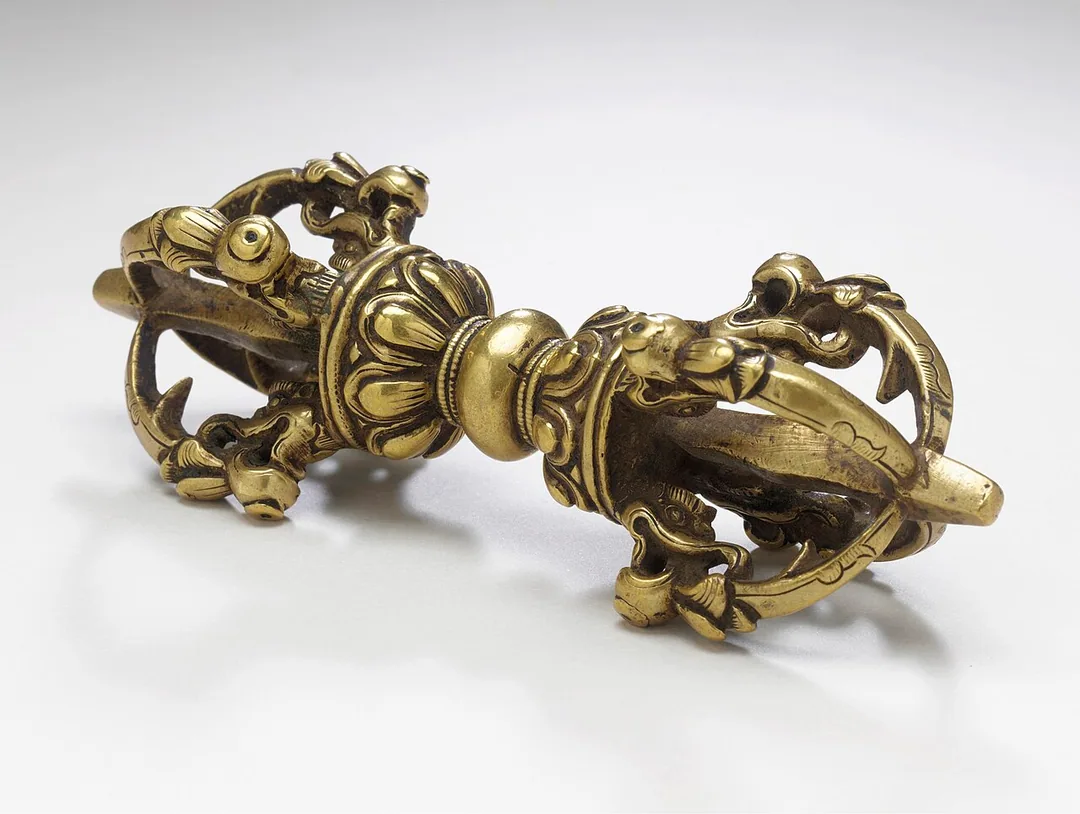 Five-Pronged Ritual Vajra (Tibetan: Rdo-rje) with Makara Prongs — Los Angeles County Museum of Art (M.2001.158.1)