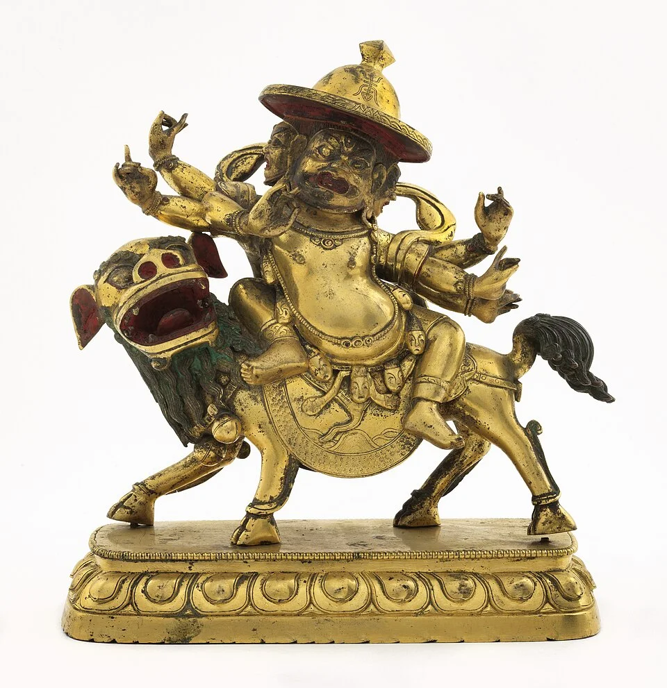 Damchen Dorje Legpa (Vajrasādhu · Oath-Bound Terma Protector in Domed Hat Atop His Mount) — Nationaal Museum van Wereldculturen / Wereldmuseum